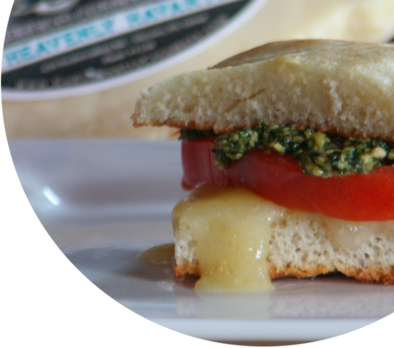 Sandwich with tomato and cheese