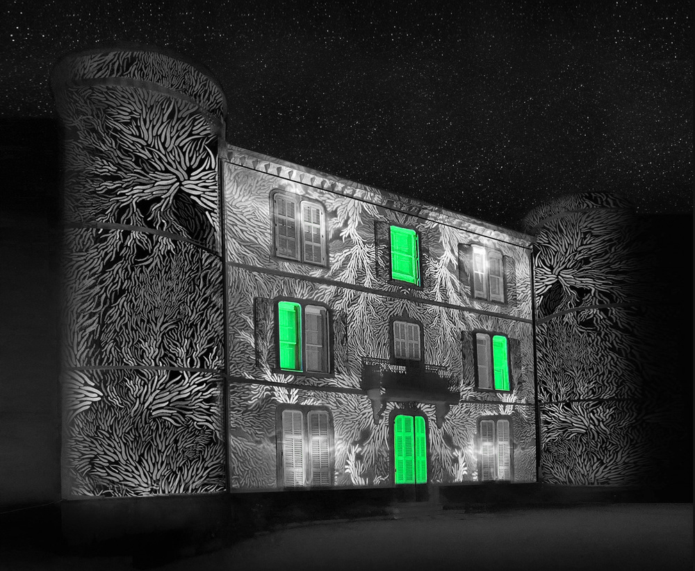 projection mapping green on doors